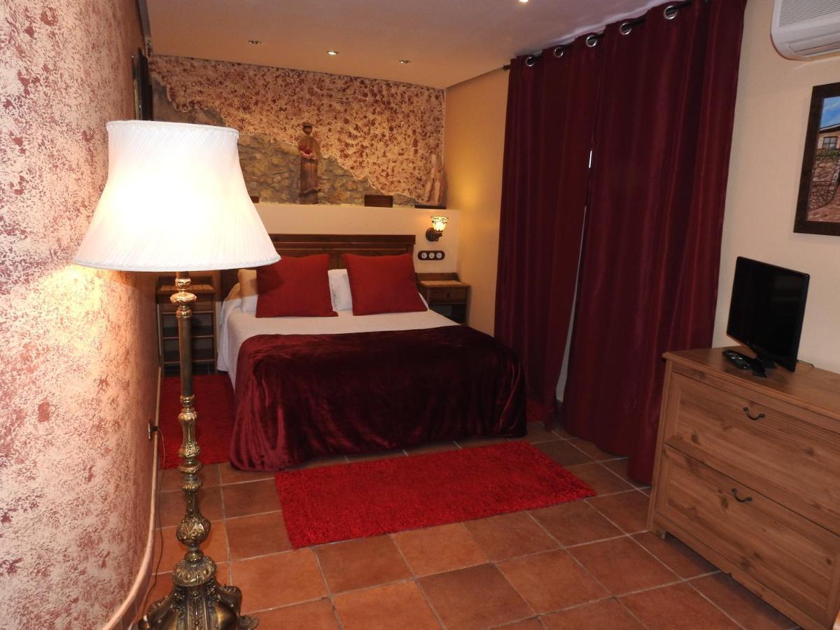 El Molí de Pontons suites con jacuzzi spa Exterior foto