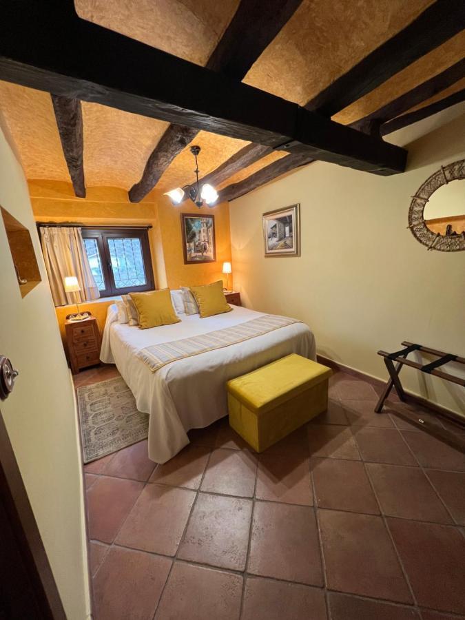 El Molí de Pontons suites con jacuzzi spa Exterior foto