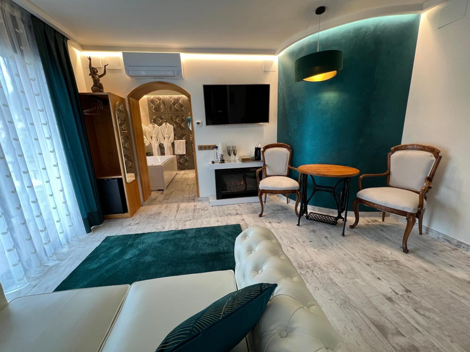 El Molí de Pontons suites con jacuzzi spa Exterior foto